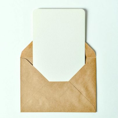 Bulk hotel key card envelopes – paper guest card holders for hotels and motels.
