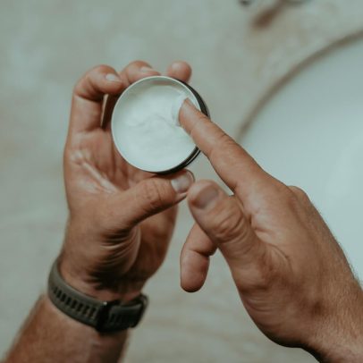 Hotel and motel guest room shaving cream